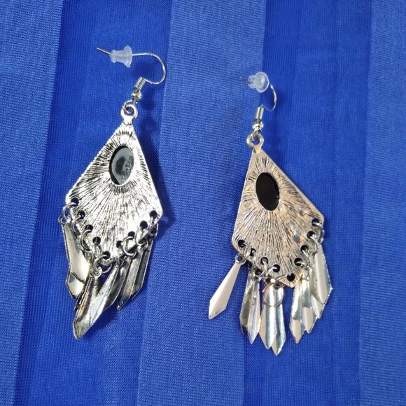 Vintage Silver and Black Dangle Earrings - Picture 2 of 3